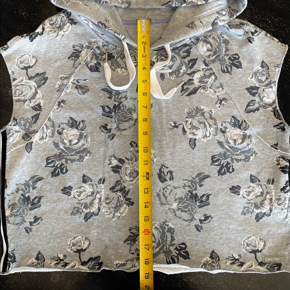 💕HOST PICK💕 NWT Calvin Klein Sleeveless Cropped Hoodie - Picture 14 of 15